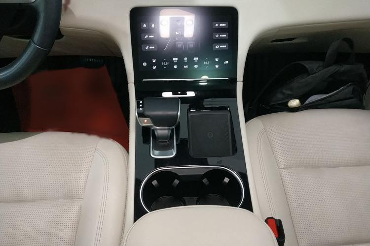 理想汽车 理想ONE 2021款 增程6座版局部细节18