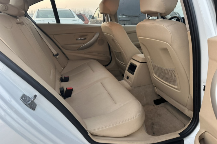 宝马3系 2013款 316i 进取型中控内饰7005