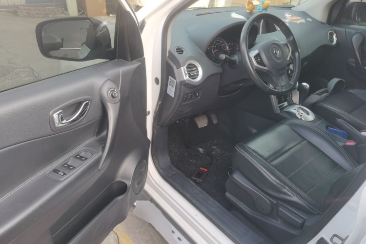 雷诺 科雷傲(进口) 2014款 改款 2.0L 两驱时尚版中控内饰7003