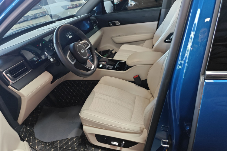 理想汽车 理想ONE 2020款 增程6座版中控内饰19