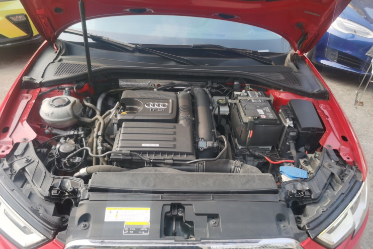 奥迪A3 2020款 改款 Limousine 35 TFSI 进取型 国VI机舱底盘24