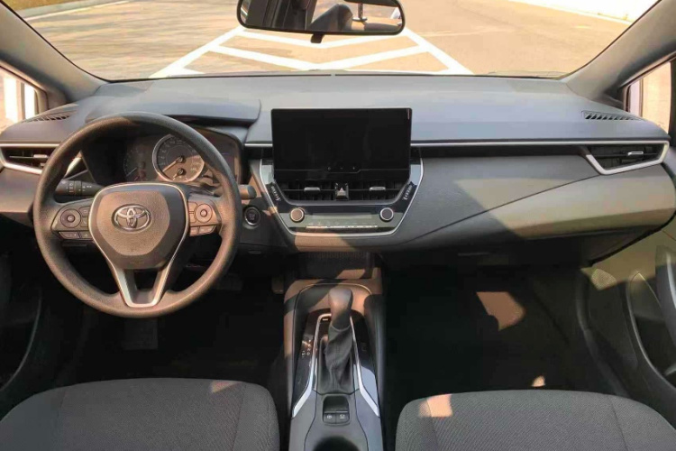 丰田 雷凌 2024款 185T CVT豪华版中控内饰7004