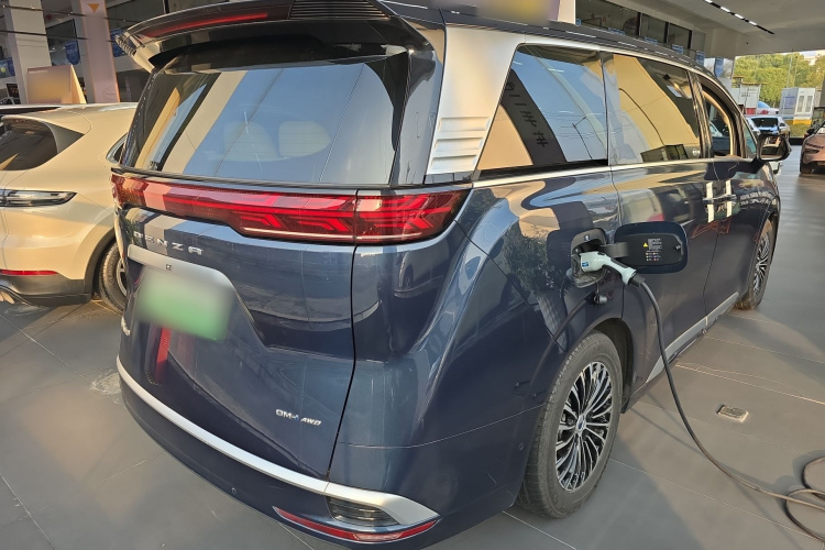 腾势D9 2024款 DM-i 980 四驱旗舰型车身外观7