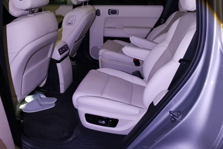 理想汽车 理想L9 2024款 Ultra中控内饰21