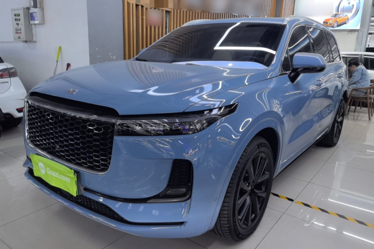 理想汽车 理想ONE 2021款 增程6座版车身外观1