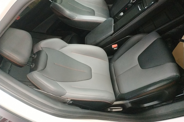 吉利汽车 2023款 博越COOL 1.5TD 智慧型局部细节41