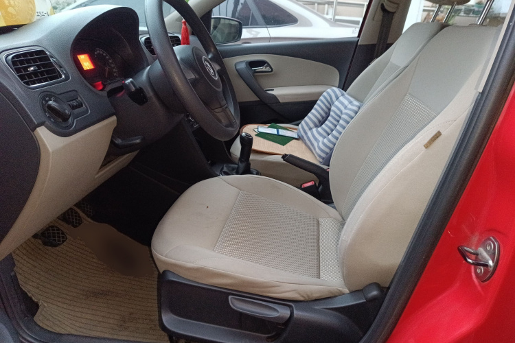 大众 Polo 2011款 1.4L 手动致尚版中控内饰19