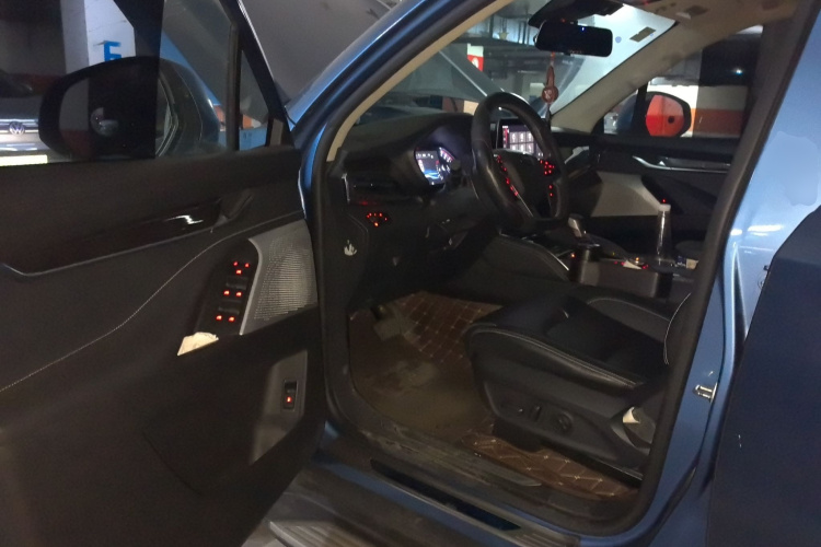 上汽大通MAXUS D90 2017款 2.0T 自动四驱 天狼星中控内饰7003