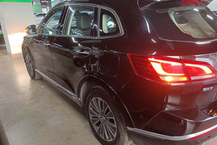 宝沃BXi7 2018款 四驱精英型车身外观4