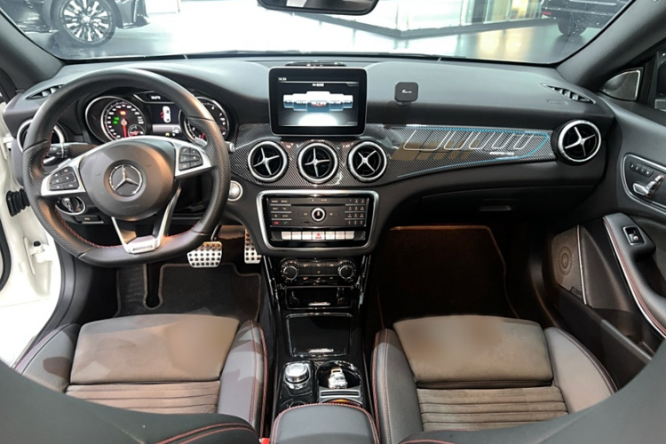 奔驰CLA 2016款 改款 CLA 220 4MATIC中控内饰7008