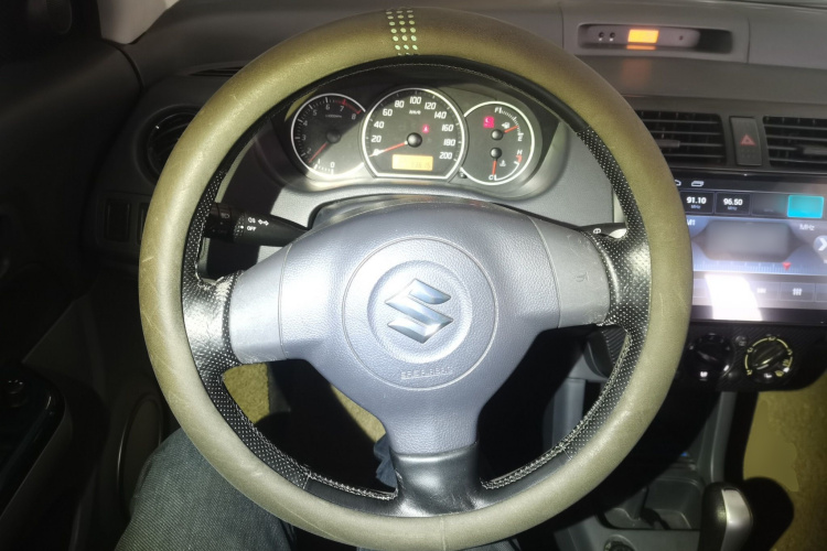 铃木 雨燕 2016款 1.5L 自动时尚型酷玩版中控内饰13