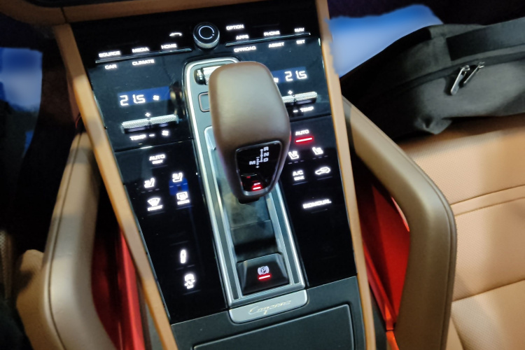 保时捷 Cayenne新能源 2022款 Cayenne E-Hybrid 2.0T 铂金版局部细节18