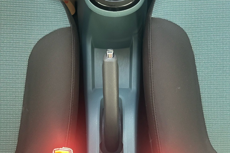 长安欧尚 奔奔E-Star 2021款 国民版 心悦版 磷酸铁锂（31.18kWh）局部细节18