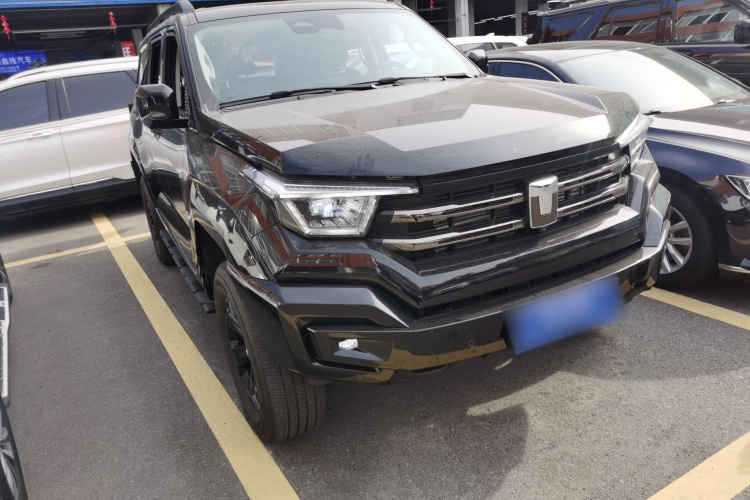 坦克400 2025款 2.0T 汽油版车身外观3