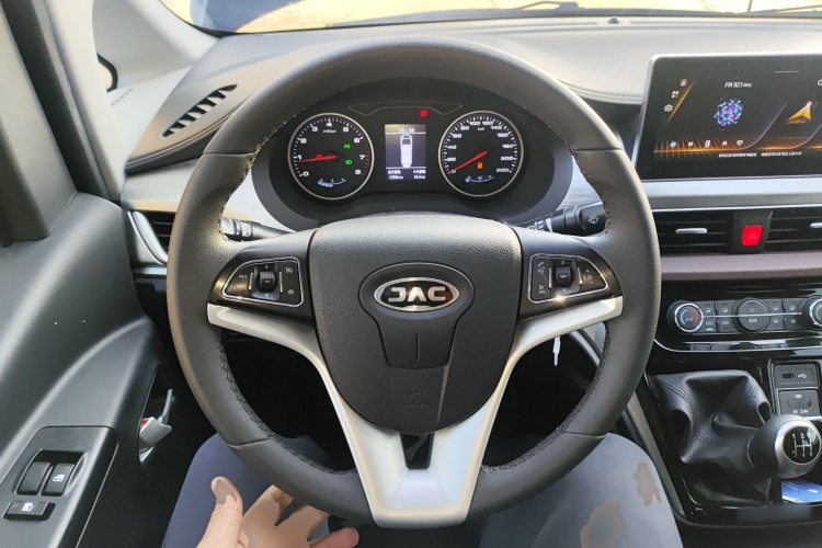 江淮瑞风 瑞风M3 2022款 1.5T 7座标准版中控内饰13