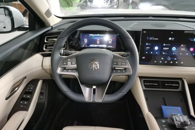 比亚迪 秦L 2024款 DM-i 80KM超越型中控内饰13