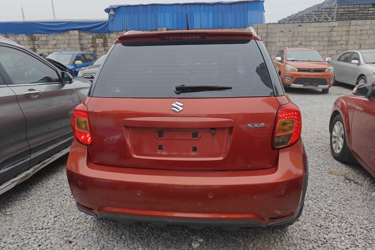 铃木 天语 SX4 2013款 1.6L 手动酷锐型车身外观6