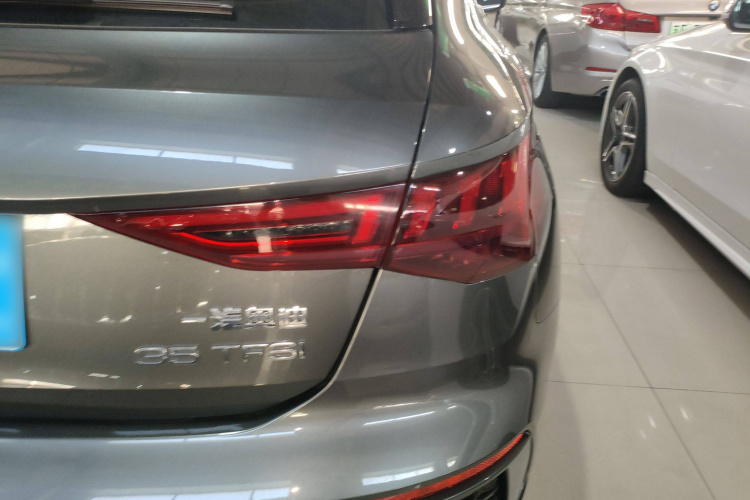 奥迪A3 2024款 Sportback 35 TFSI 时尚运动型车身外观6001