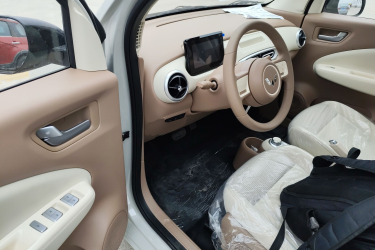 五菱汽车 宏光MINIEV 2025款 四门版 进阶款中控内饰7003