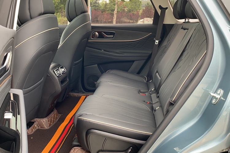 奇瑞 瑞虎9 2023款 2.0T 双离合两驱领先版 5座中控内饰7001