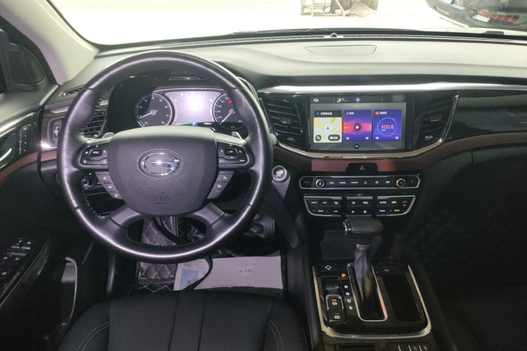 广汽传祺 传祺GS8 2017款 320T 两驱豪华智联版（七座）中控内饰12