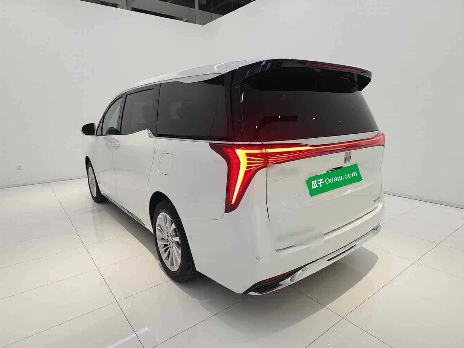别克 世纪 2025款 2.0T 六座蕴世版(3)