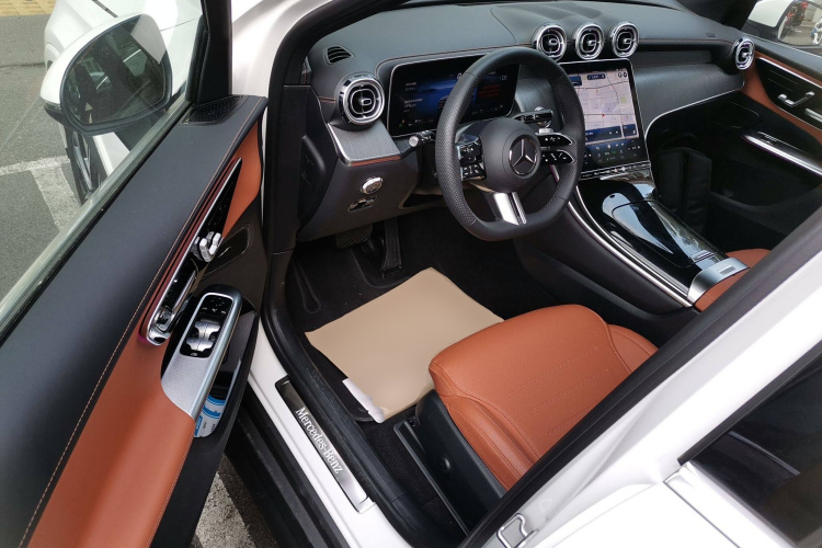 奔驰GLC 2024款 GLC 260 L 4MATIC 豪华型 5座中控内饰7003