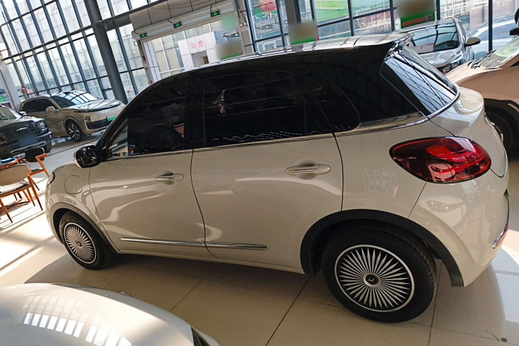 五菱汽车 五菱缤果 2024款 333km 悦享款车身外观4