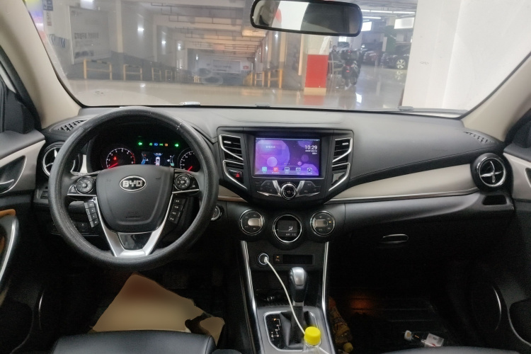 比亚迪 宋 2016款 2.0TID 自动豪华型中控内饰12