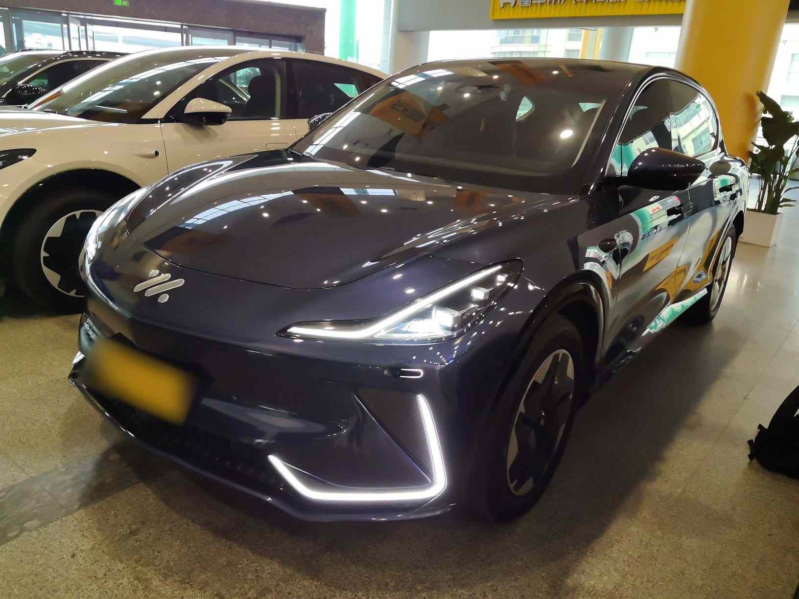 智己汽车 智己LS7 2023款 77kWh Urban Fit后驱版(2)