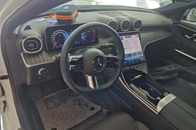 奔驰C级 2023款 改款 C 200 L 运动版中控内饰12