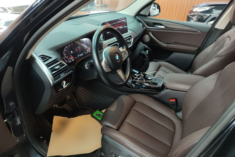 宝马X3 2022款 xDrive30i 领先型 M曜夜套装中控内饰20