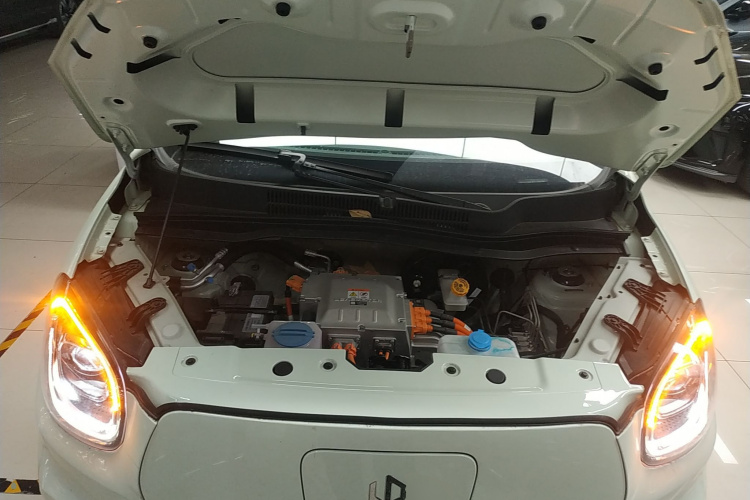 零跑汽车 零跑T03 2024款 403舒享版机舱底盘24