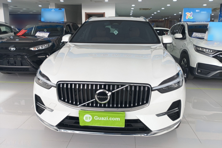 沃尔沃XC60 2025款 B5 四驱智远豪华版车身外观2
