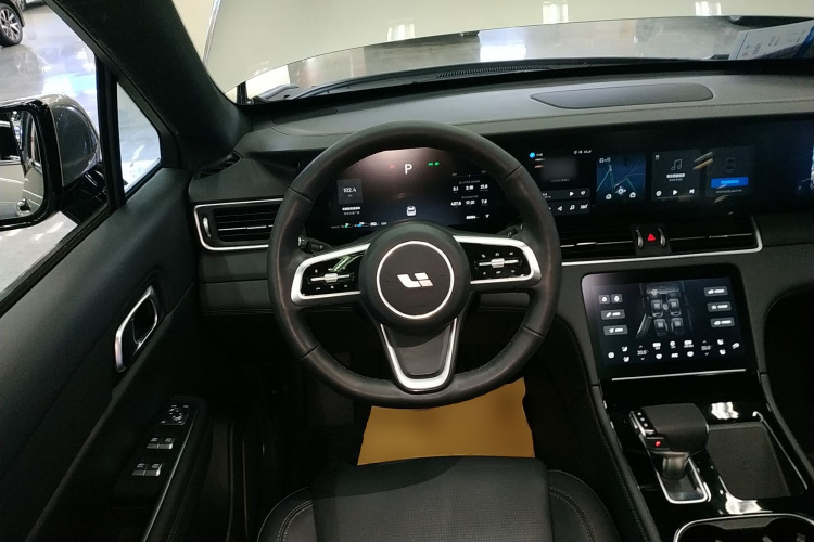 理想汽车 理想ONE 2021款 增程6座版中控内饰13