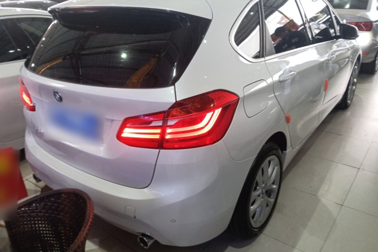 宝马2系旅行车 2016款 220i 领先型车身外观6005