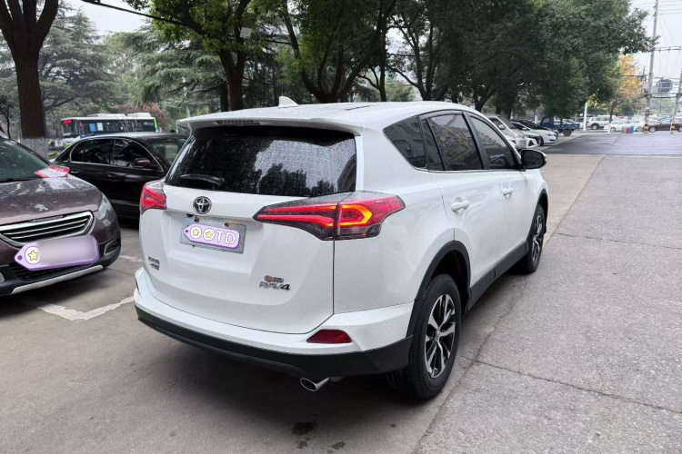丰田 RAV4荣放 2019款 2.0L CVT两驱都市版 国VI车身外观6002