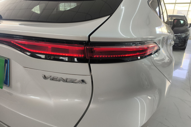 丰田 威飒 2023款 2.0L CVT两驱豪华版车身外观6006