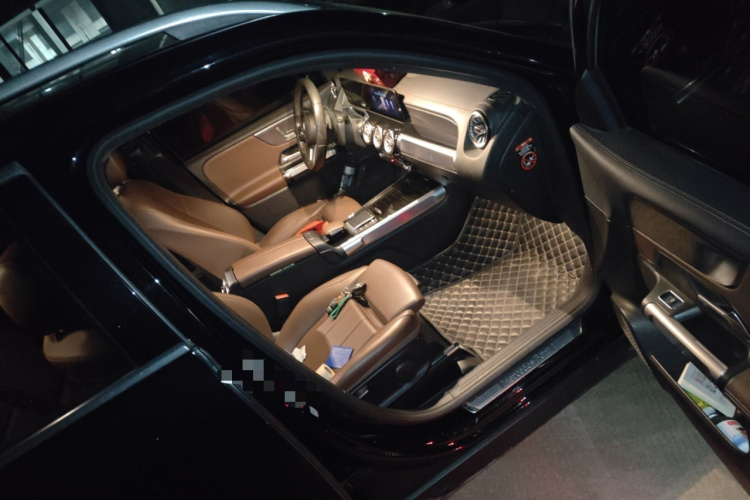 奔驰GLB 2021款 GLB 200 动感型局部细节9005