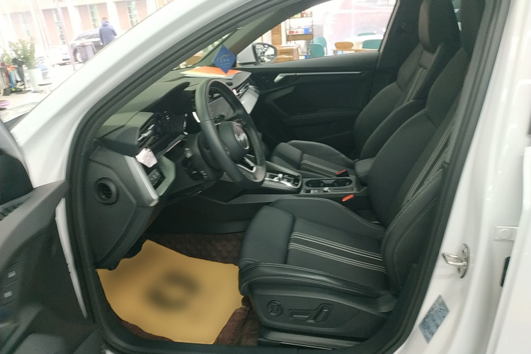 奥迪A3 2024款 A3L Limousine 35 TFSI 时尚运动型局部细节19