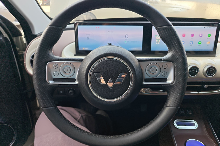 五菱汽车 五菱缤果 2023款 333km 灵犀互联款中控内饰13