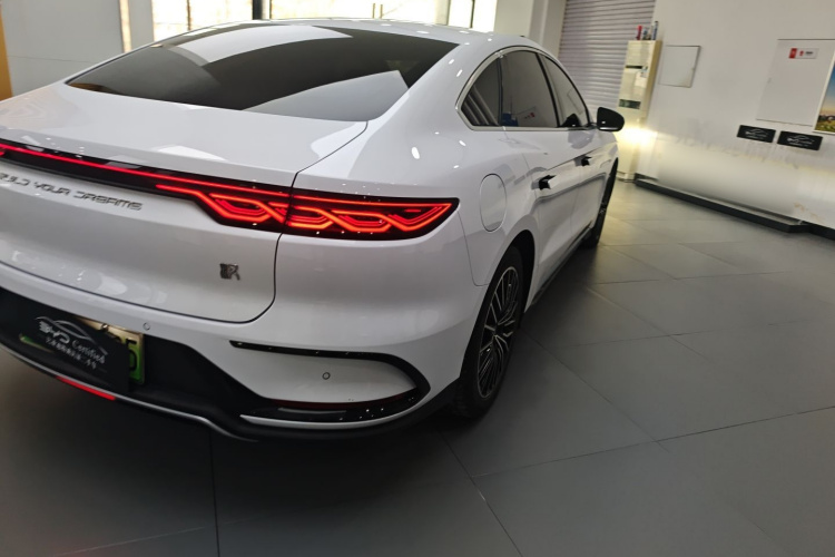 比亚迪 汉 2023款 EV 冠军版 506KM前驱尊贵型车身外观9