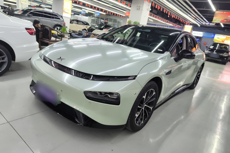 小鹏P7 2022款 625E车身外观4