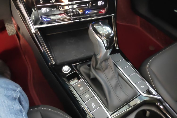 大众 帕萨特 2025款 出众款 330TSI 星空精英版局部细节18