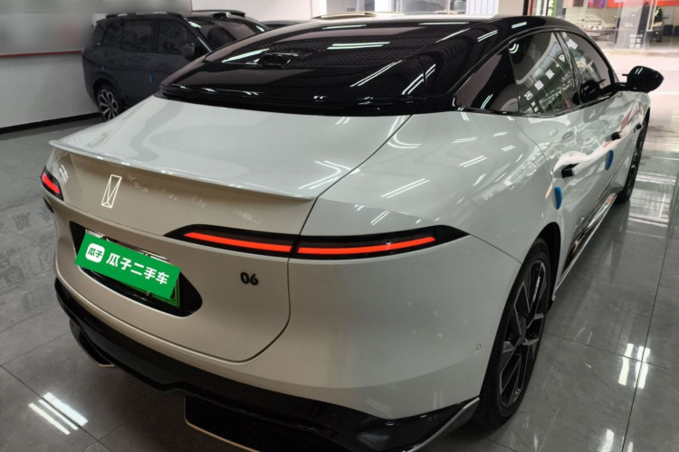 阿维塔06 2025款 Ultra纯电版车身外观7