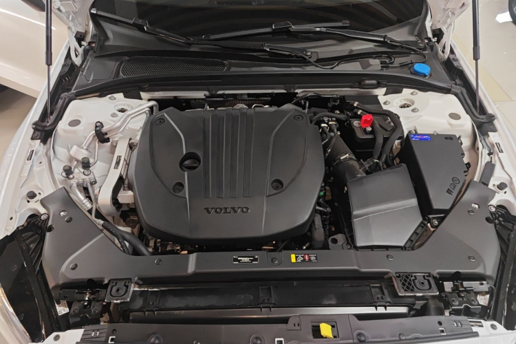 沃尔沃S60 2026款 B4 智逸豪华版机舱底盘24