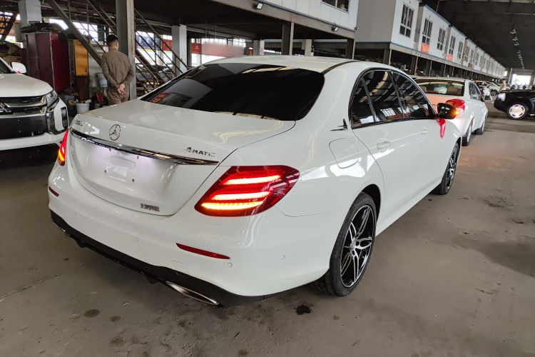 奔驰E级 2017款 E 200 运动型 4MATIC车身外观6005