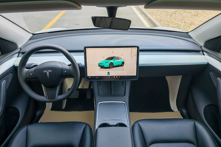 特斯拉 Model Y 2024款 后轮驱动版中控内饰7005