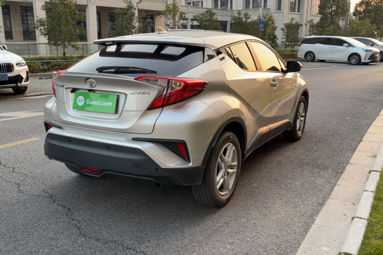 丰田C-HR 2021款 2.0L 舒适版车身外观6004