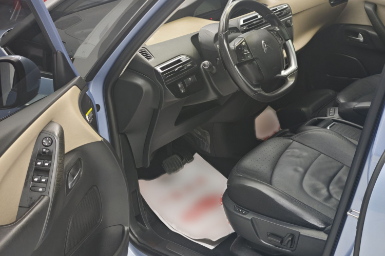 雪铁龙 C4 PICASSO 2015款 Grand 1.6T 豪华型 7座中控内饰7001